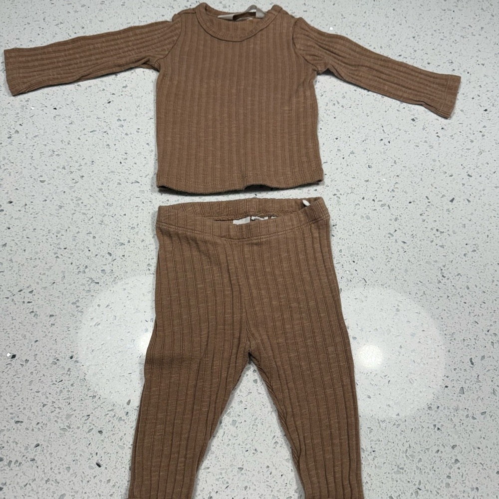 Like NEW baby outfit - 3-6 months
